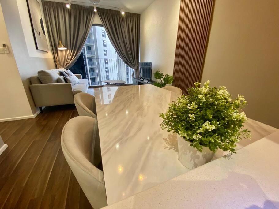 Stylish Nordic Suite, Pool View, Geo Bukit Rimau, Kota Kemuning *