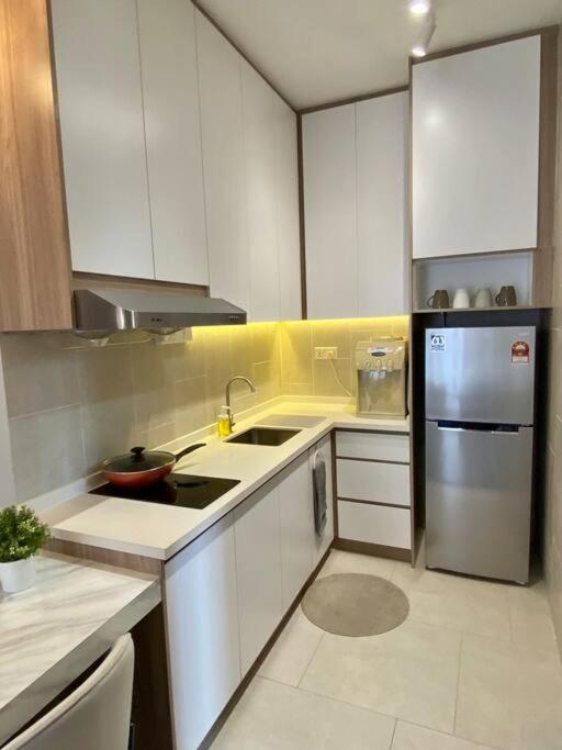 Stylish Nordic Suite, Pool View, Geo Bukit Rimau, Kota Kemuning * Shah Alam