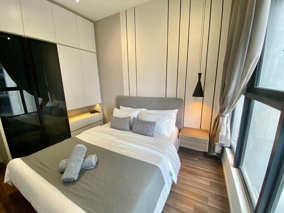 Stylish Nordic Suite, Pool View, Geo Bukit Rimau, Kota Kemuning Apartment