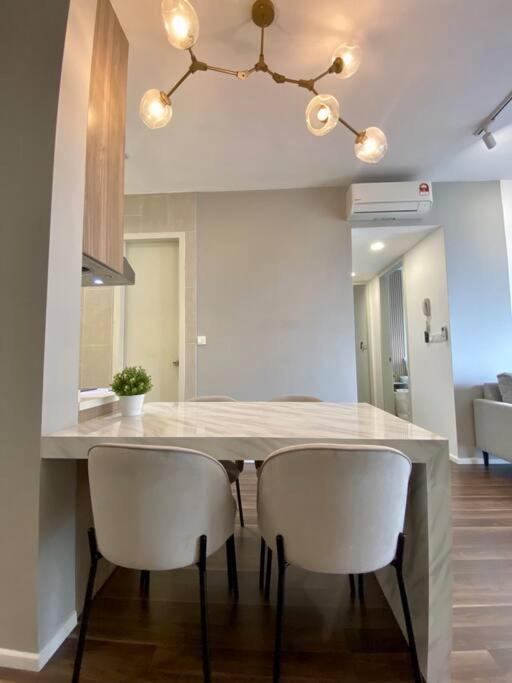Stylish Nordic Suite, Pool View, Geo Bukit Rimau, Kota Kemuning Apartment *