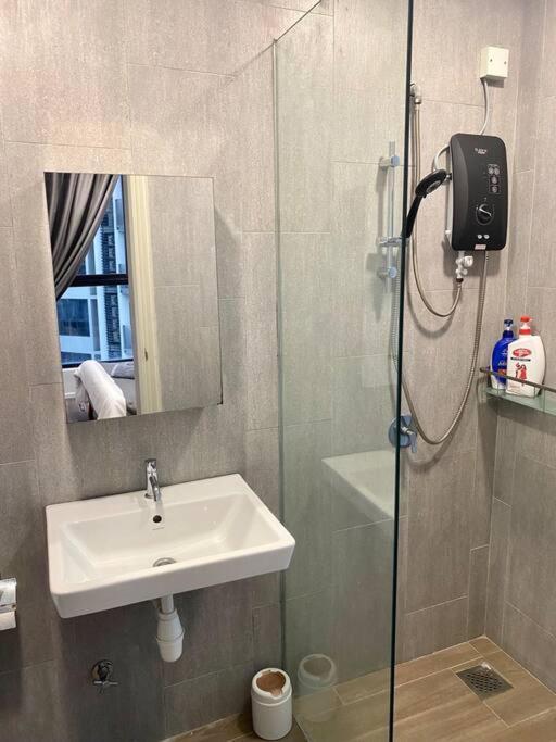 Stylish Nordic Suite, Pool View, Geo Bukit Rimau, Kota Kemuning Apartment